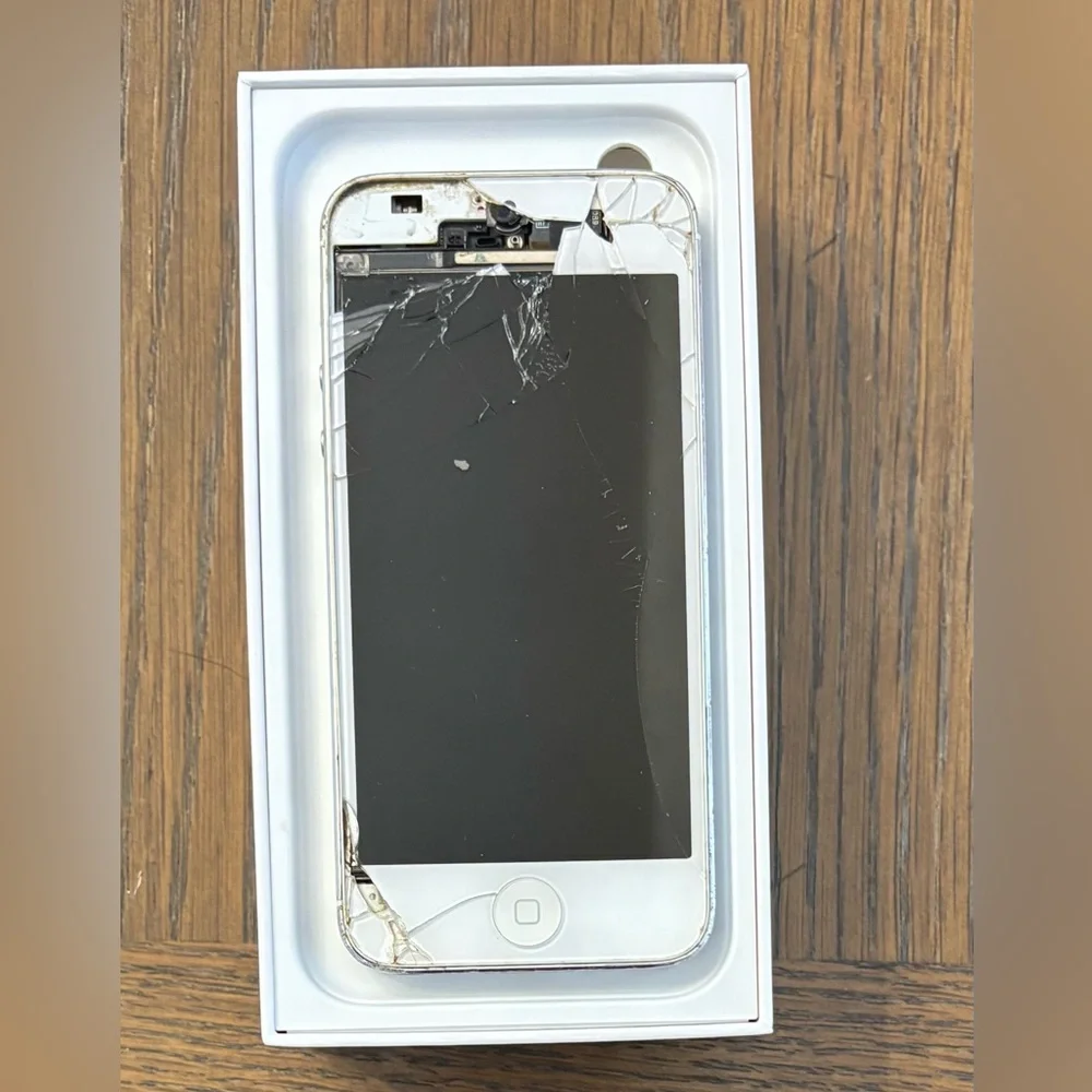 iPhone 6 - broken screen-16GB) Space Gray with original box